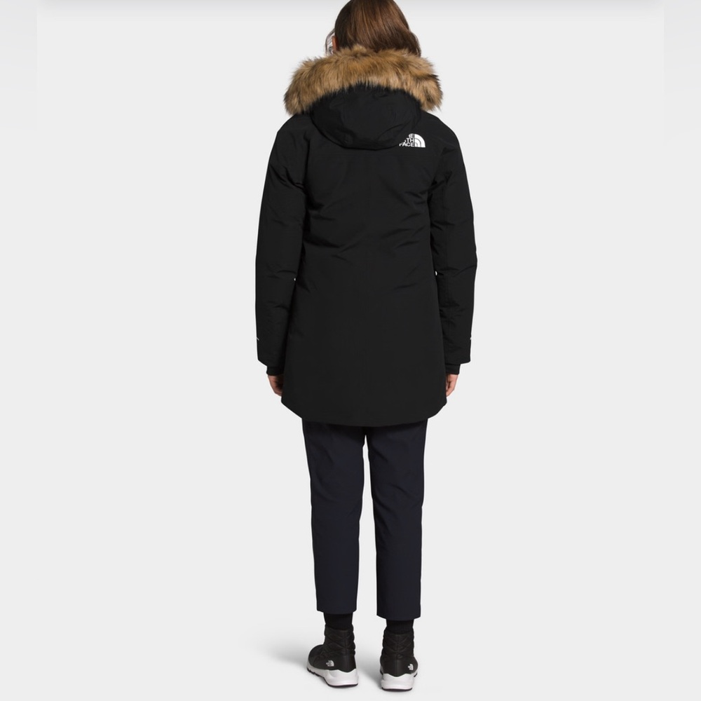Women’s the North Face Outer boroughs Parka, Black, Medium - Picture 2 of 9